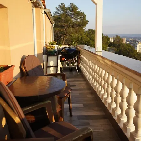 Barone - View & Free Parking