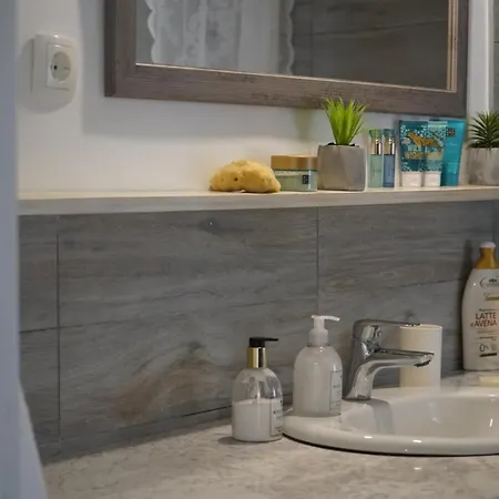 Barone - View & Free Parking