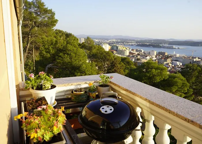 Barone - View & Free Parking Apartman