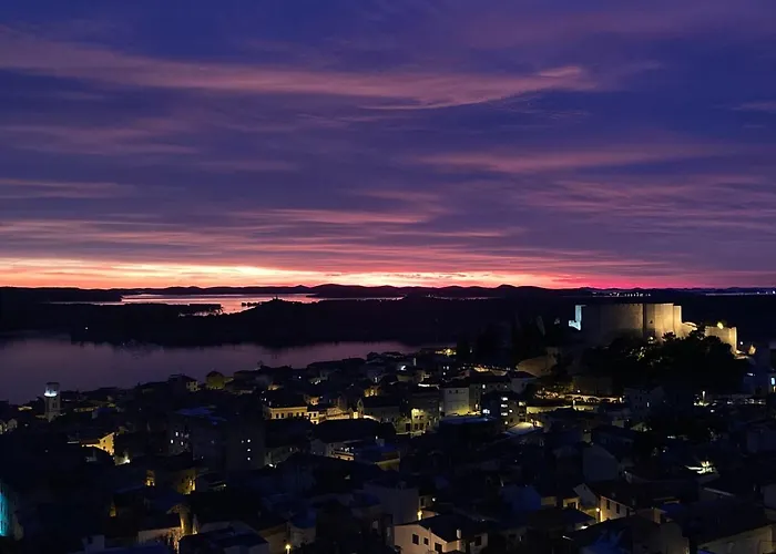 Barone - View & Free Parking Apartman Sibenik